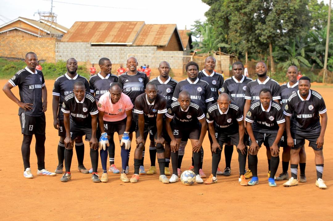 Mzee Wawanja squad lined up for a team photo